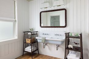 The Dunlin, Auberge Collection