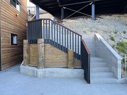 Stunning Lakeview QT Holiday House