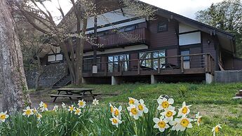 Tanigawa Valley Lodge & Coffee Roastery