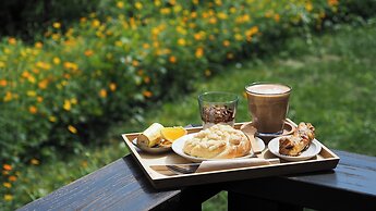 Tanigawa Valley Lodge & Coffee Roastery