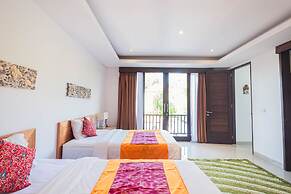 Kakul Villa F by Supala