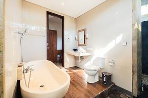 Kakul Villa F by Supala