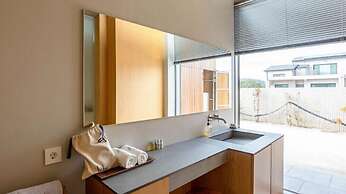 Hohe Gyeongju Pool Villa