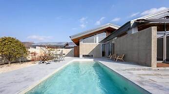 Hohe Gyeongju Pool Villa