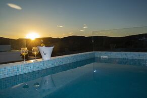 Myrsini's Luxury Suites