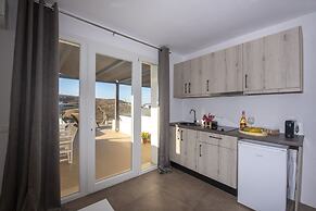 Myrsini's Luxury Suites