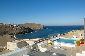 Myrsini's Luxury Suites