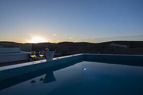 Myrsini's Luxury Suites