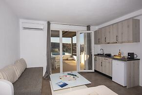 Myrsini's Luxury Suites