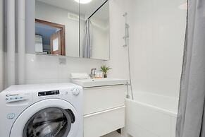 Apartment With Three Bedrooms by Renters