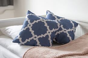 Apartment With Three Bedrooms by Renters