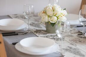 Apartment With Three Bedrooms by Renters