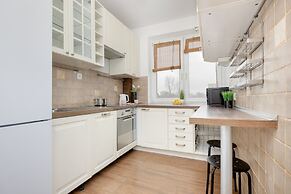 Apartment With Three Bedrooms by Renters