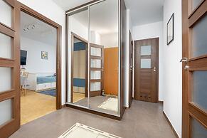 Apartment With Three Bedrooms by Renters