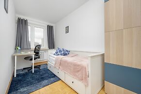 Apartment With Three Bedrooms by Renters