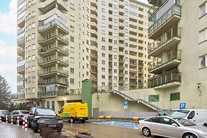 Bukowińska Apartment Warsaw by Renters