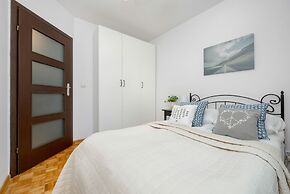 Bukowińska Apartment Warsaw by Renters