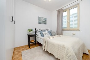 Bukowińska Apartment Warsaw by Renters