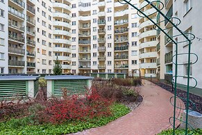 Bukowińska Apartment Warsaw by Renters