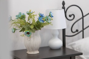 Bukowińska Apartment Warsaw by Renters