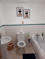 Balcony one Bedroom Broad Street ap