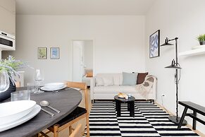 Bright Two Bedroom Apartment by Renters