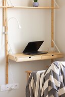 Bright Two Bedroom Apartment by Renters