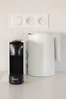 Bright Two Bedroom Apartment by Renters