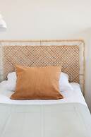 Bright Two Bedroom Apartment by Renters