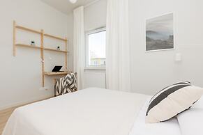 Bright Two Bedroom Apartment by Renters