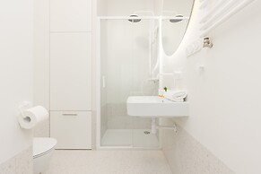 Bright Two Bedroom Apartment by Renters