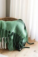 Bright Two Bedroom Apartment by Renters