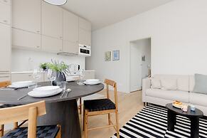 Bright Two Bedroom Apartment by Renters