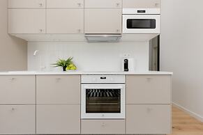 Bright Two Bedroom Apartment by Renters