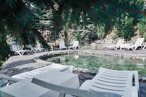 Mountain View Hot Spring Resort