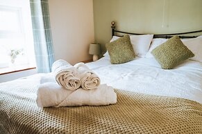 Brecon Beacons Luxury 7-bed House With Hottub