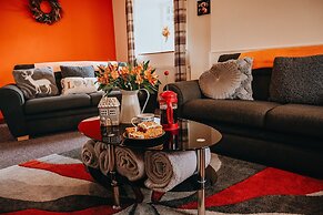 Brecon Beacons Luxury 7-bed House With Hottub