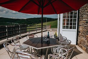 Brecon Beacons Luxury 7-bed House With Hottub