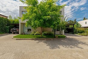 Elegante y Moderno Duplex en Chacras