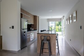 Elegante y Moderno Duplex en Chacras