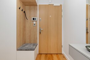 Port Marine With Sea View by Renters