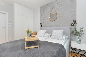 Port Marine With Sea View by Renters