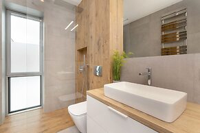 Port Marine With Sea View by Renters