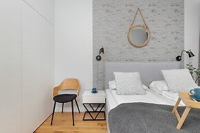 Port Marine With Sea View by Renters