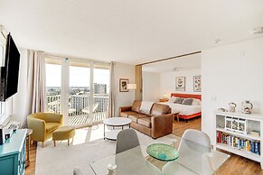 Fort Myers Beach Studio w/ Balcony & Views!