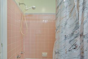 5 Mi to City Park: New Orleans Area Home