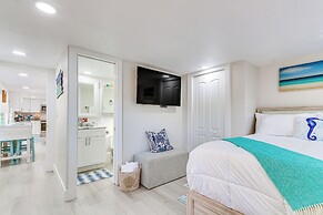 Gulf Breeze Home w/ Deck: Walk to Public Boat Ramp