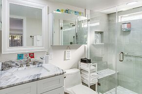 Gulf Breeze Home w/ Deck: Walk to Public Boat Ramp