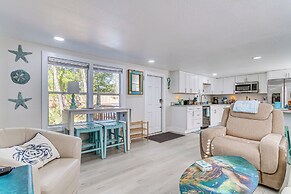 Gulf Breeze Home w/ Deck: Walk to Public Boat Ramp