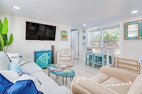 Gulf Breeze Home w/ Deck: Walk to Public Boat Ramp